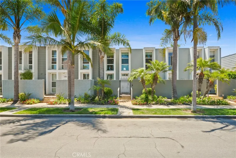 4062 Aladdin Drive, Huntington Beach, CA 92649