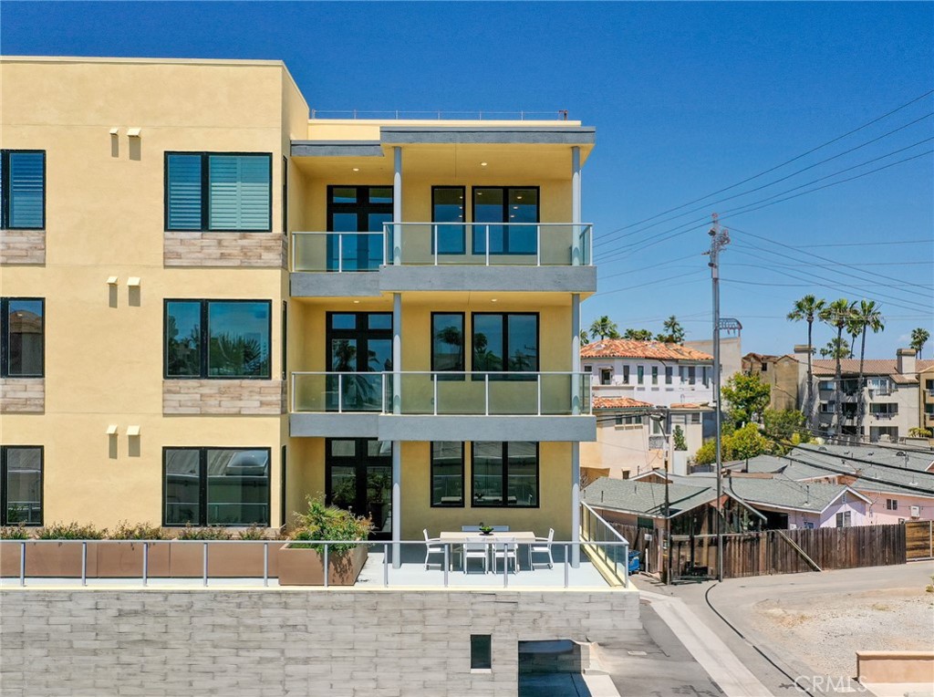 414 Main 200, Huntington Beach CA 92648 - photo 1