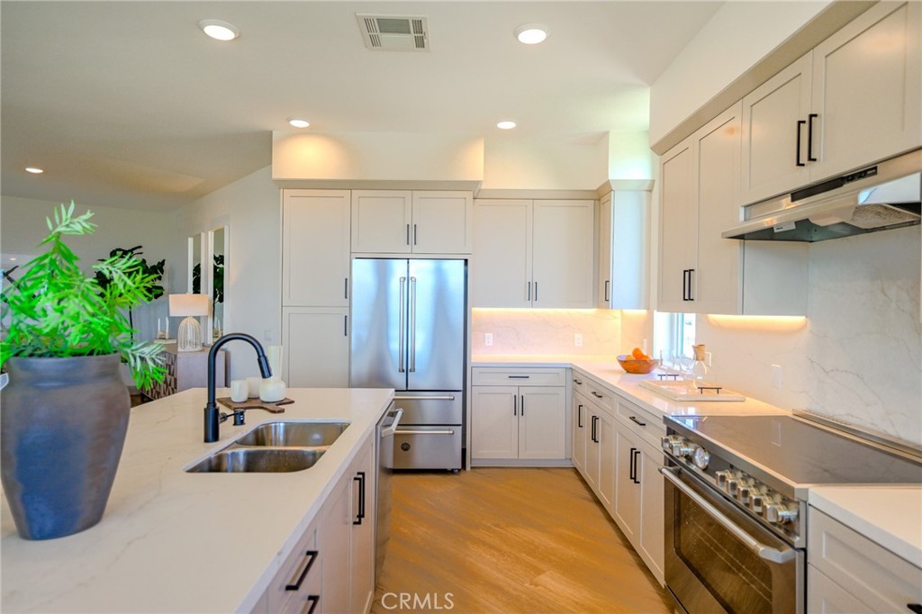 414 Main 400, Huntington Beach CA 92648 - photo 10