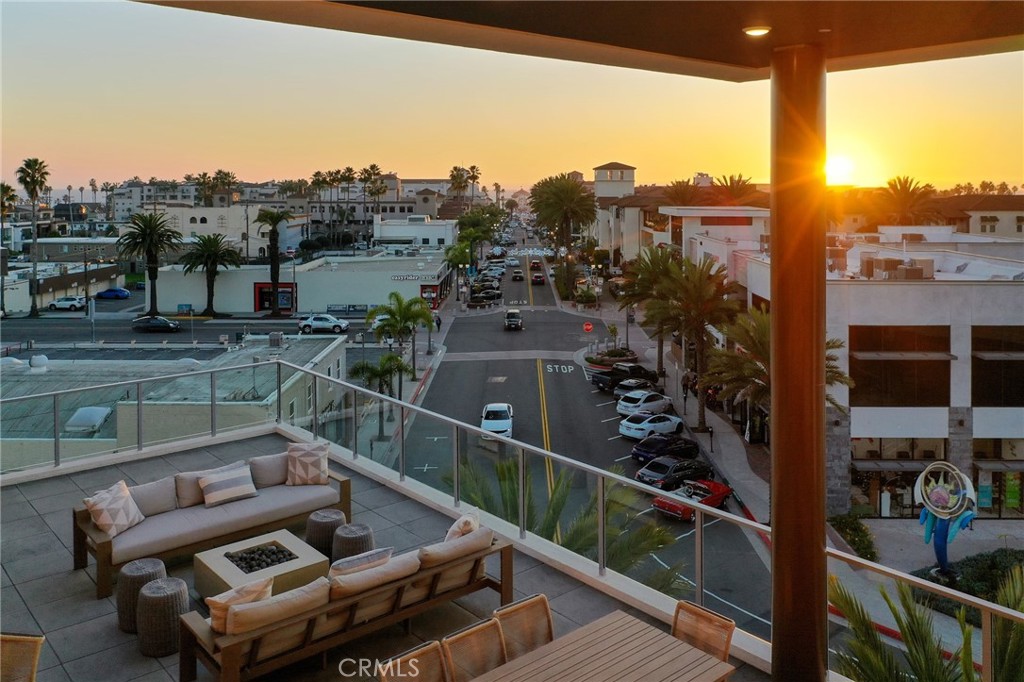 414 Main St. 410, Huntington Beach CA 92648 - photo 1