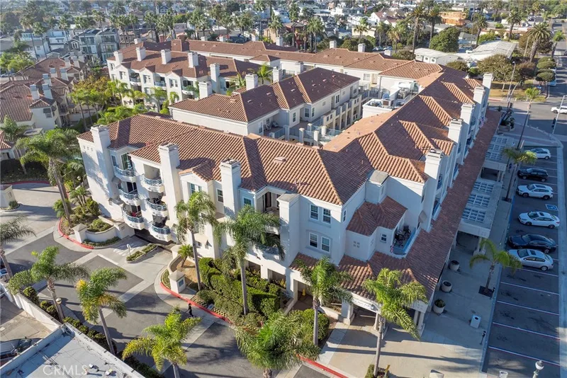 415 Townsquare 126, Huntington Beach, CA 92648