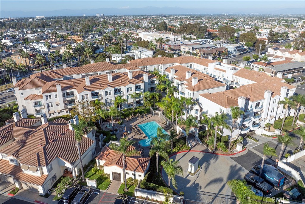 415 Townsquare 126, Huntington Beach CA 92648 - photo 3