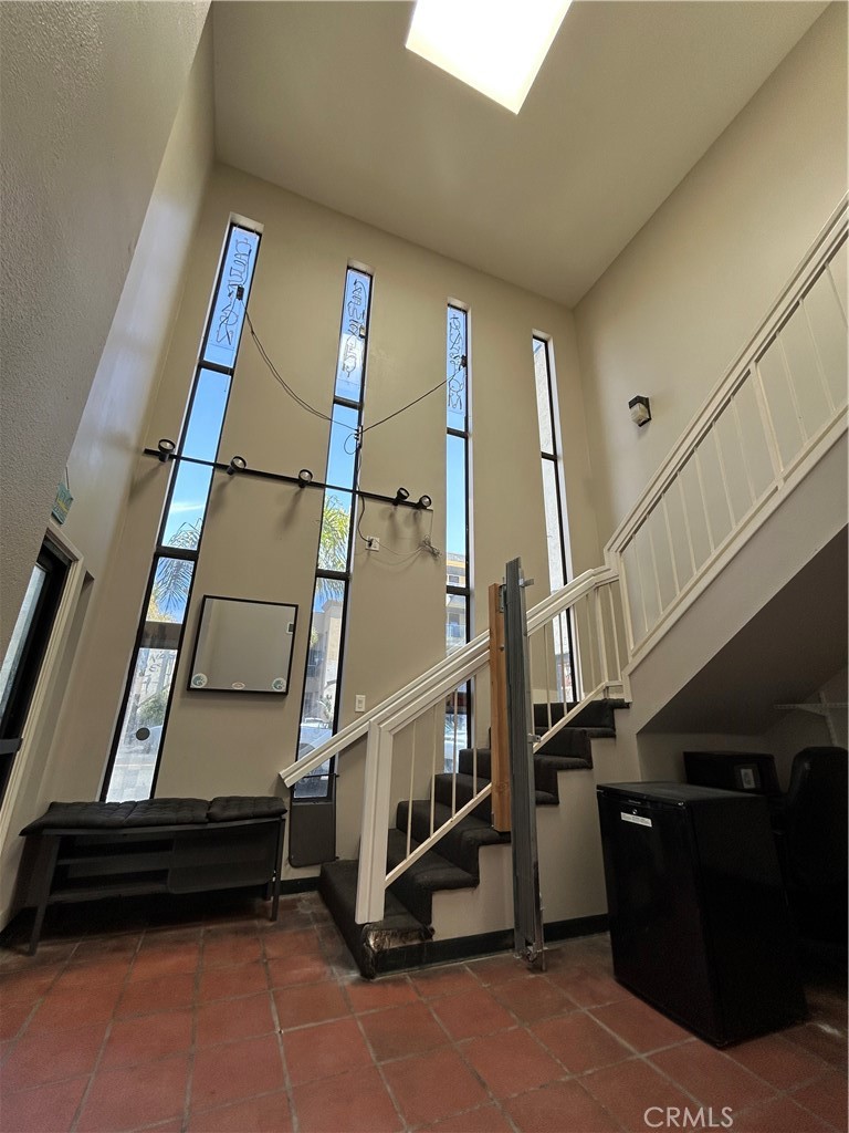 Foyer/frontage space - 417 Main Street, Huntington Beach CA 92648 - photo 10