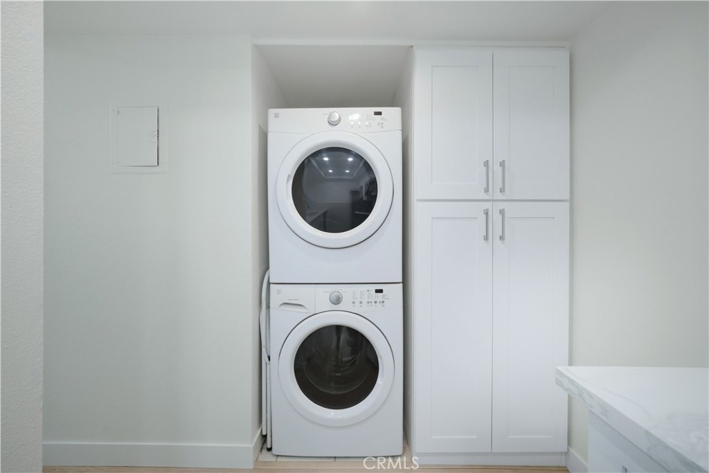 Washer/Dryer included - 421 Coral Reef, Huntington Beach CA 92648 - photo 14