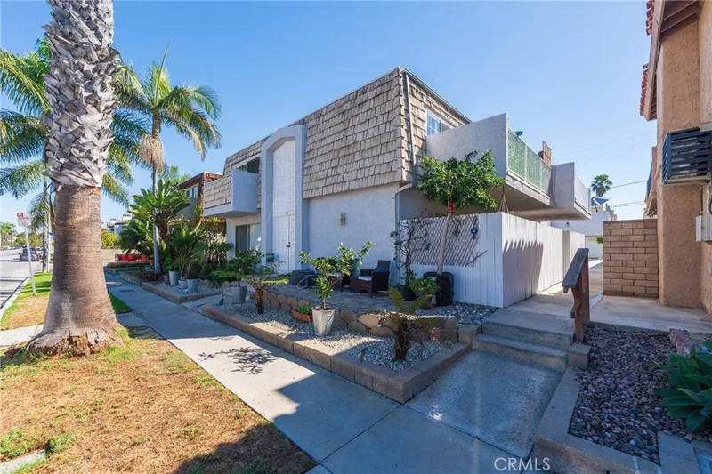 422 22nd Street B, Huntington Beach