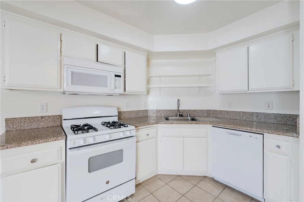 422 22nd Street B, Huntington Beach CA 92648 - photo 9
