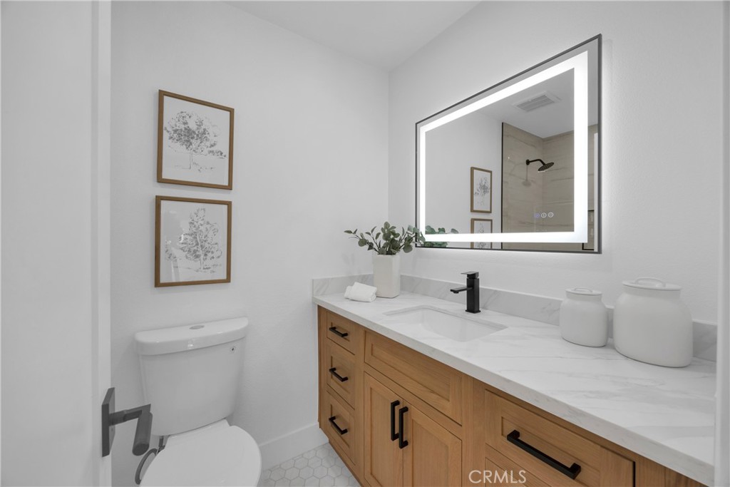 Upstairs bathroom - 4232 Pierson Drive, Huntington Beach CA 92649 - photo 32