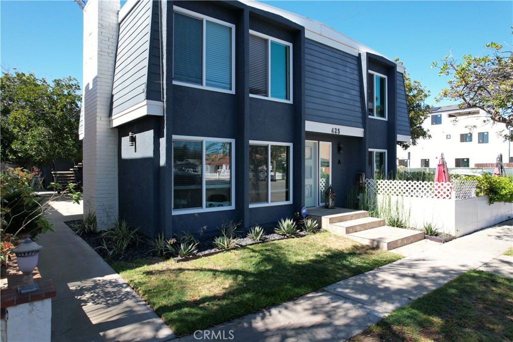 425 15th, Huntington Beach CA 92648 - photo 1