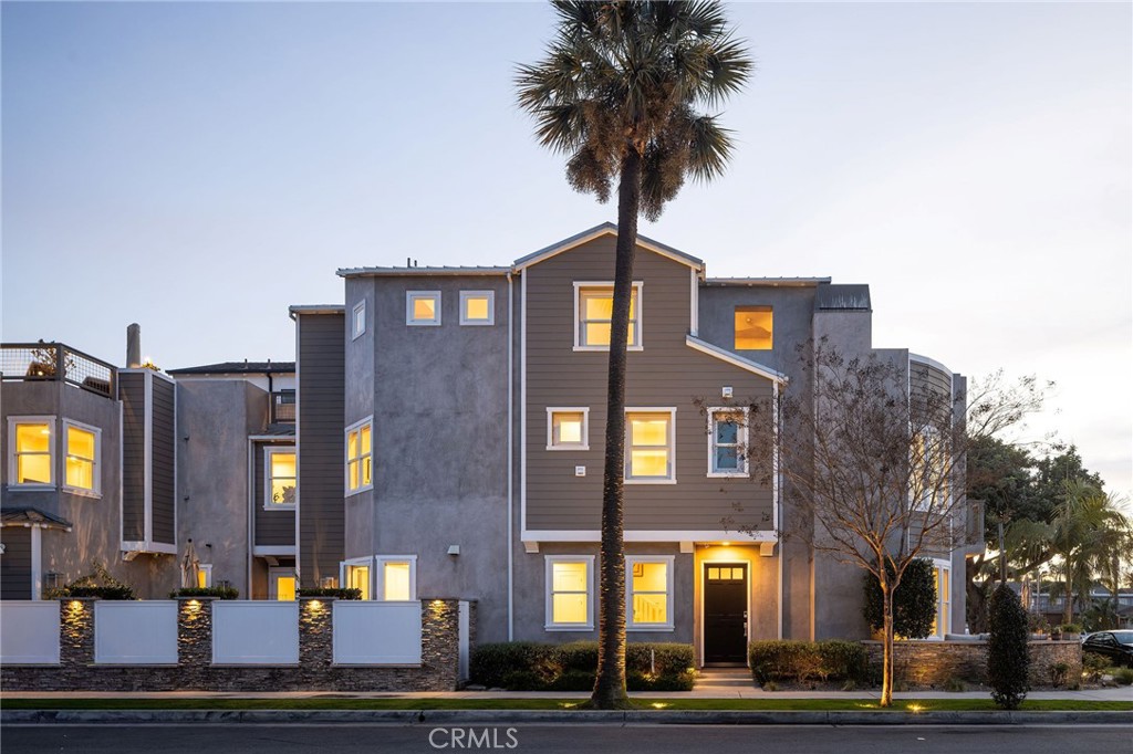 428 7th, Huntington Beach CA 92648 - photo 1