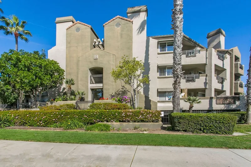 430 Lake Street 202, Huntington Beach, CA 92648