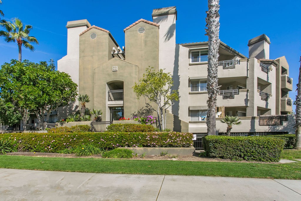 430 Lake Street 202, Huntington Beach CA 92648 - photo 1