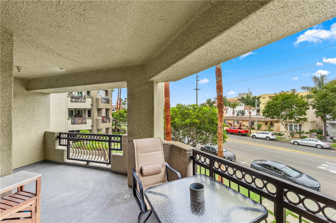 430 Lake Street 204, Huntington Beach CA 92648 - photo 1