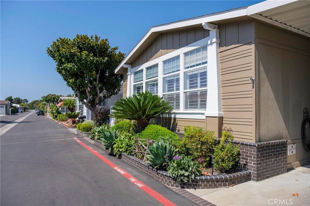 4411 Waimea, Huntington Beach CA 92649 - photo 3