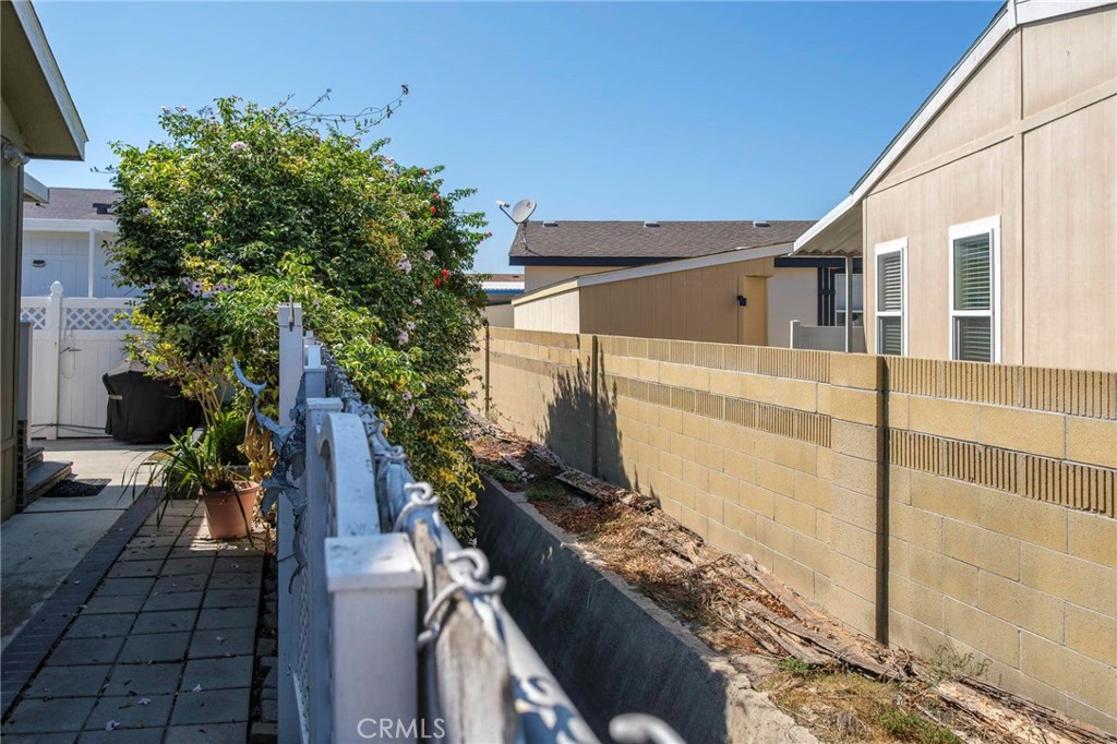 4411 Waimea, Huntington Beach CA 92649 - photo 29