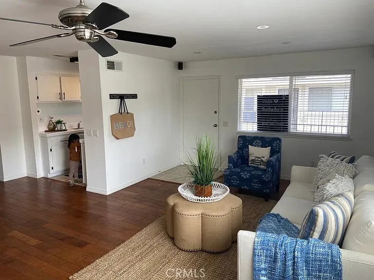 4608 Via Vista, Huntington Beach, CA 92649