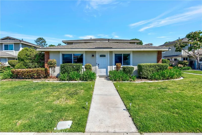 4612 Via Vista Circle 5, Huntington Beach, CA 92649