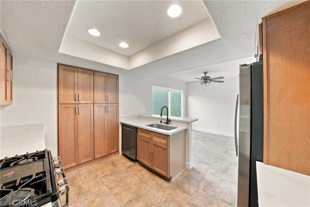 4666 Ranchview, Huntington Beach CA 92649 - photo 13