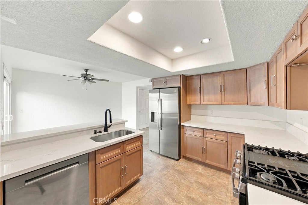 4666 Ranchview, Huntington Beach CA 92649 - photo 14