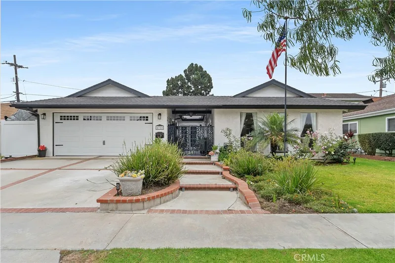 4722 Scenario, Huntington Beach, CA 92649