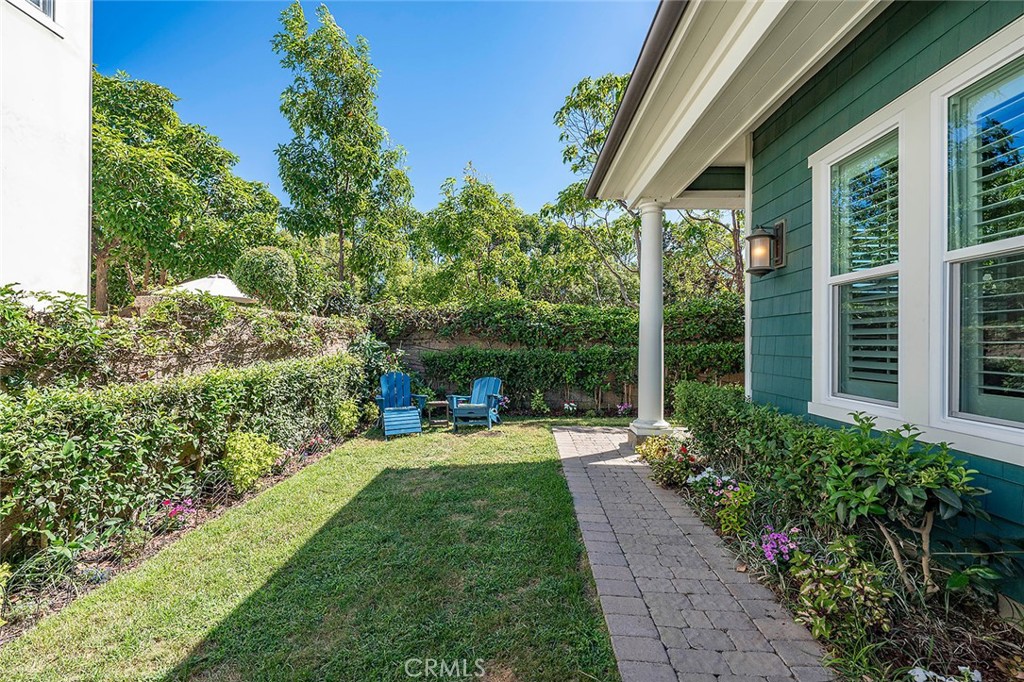 Gated front yard entry - 4742 Wentworth, Huntington Beach CA 92649 - photo 5