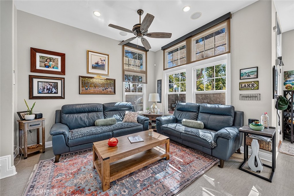Family Room - 4742 Wentworth, Huntington Beach CA 92649 - photo 14