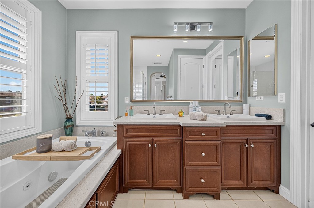Primary Bath - Dual Vanities - 4742 Wentworth, Huntington Beach CA 92649 - photo 28