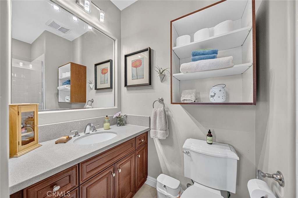 Bath 3 with Quartz Countertops - 4742 Wentworth, Huntington Beach CA 92649 - photo 33