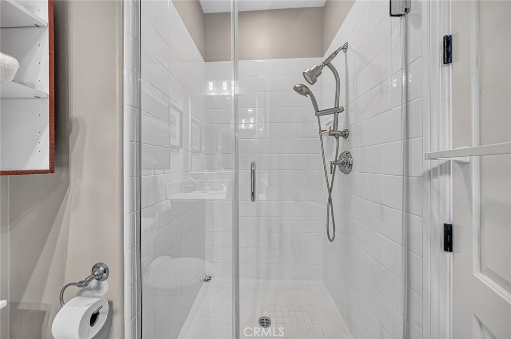 Bath 3 Shower - 4742 Wentworth, Huntington Beach CA 92649 - photo 34