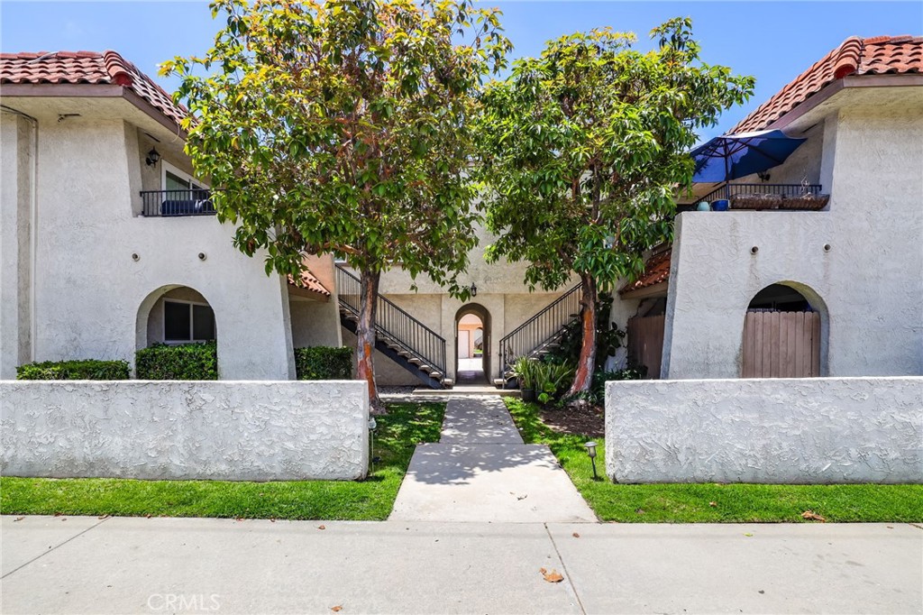 4752 Pearce, Huntington Beach CA 92649 - photo 1