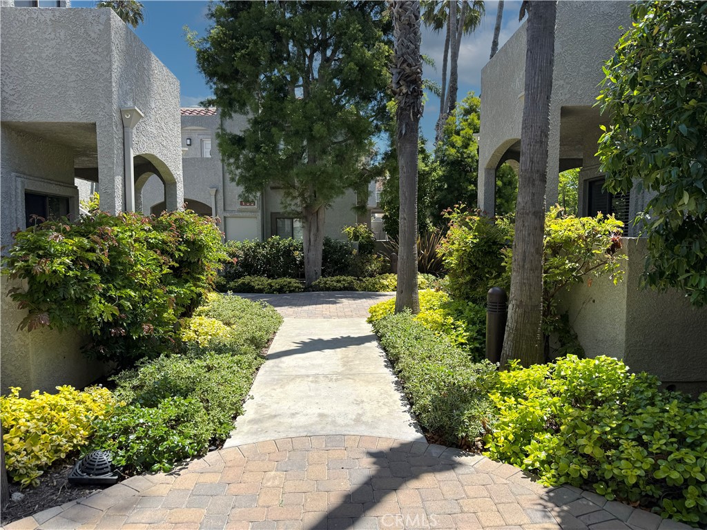 4762 Tiara 102, Huntington Beach CA 92649 - photo 1