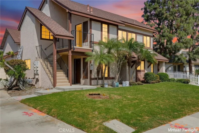4881 Vista Dr 2, Huntington Beach, CA 92649