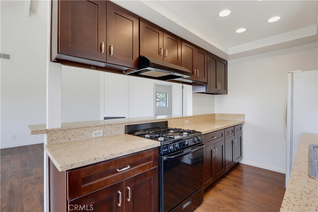 4881 Vista Dr 2, Huntington Beach CA 92649 - photo 12