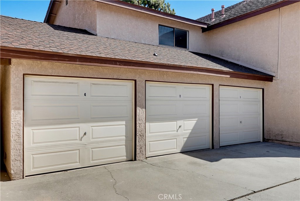 4881 Vista Dr 2, Huntington Beach CA 92649 - photo 31
