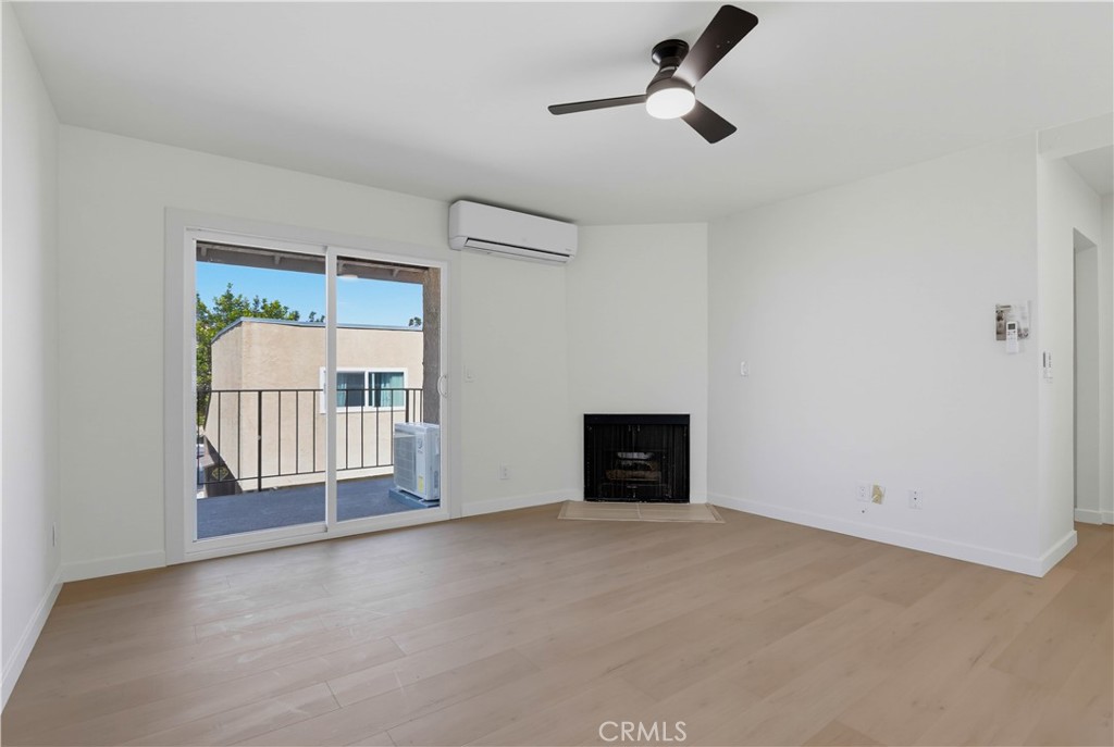 4881 Vista Dr 4, Huntington Beach CA 92649 - photo 4