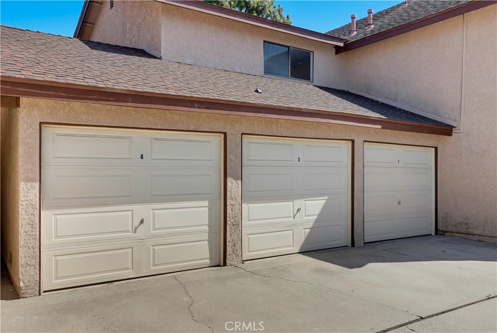 4881 Vista Dr 4, Huntington Beach CA 92649 - photo 21