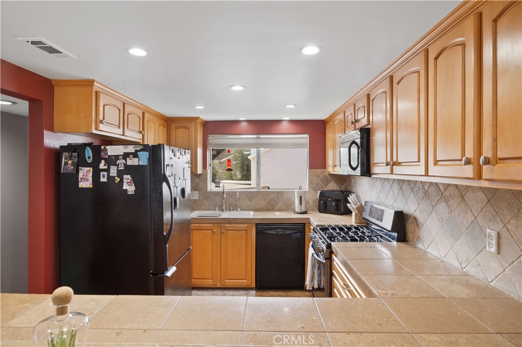 4892 Searidge Cir, Huntington Beach CA 92649 - photo 12