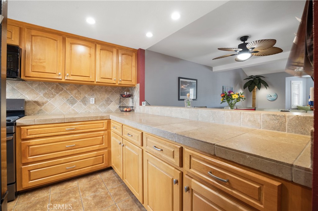 4892 Searidge Cir, Huntington Beach CA 92649 - photo 13