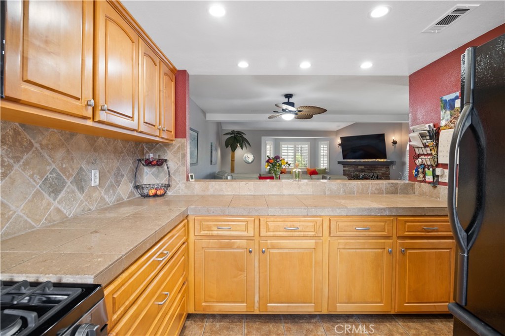 4892 Searidge Cir, Huntington Beach CA 92649 - photo 15