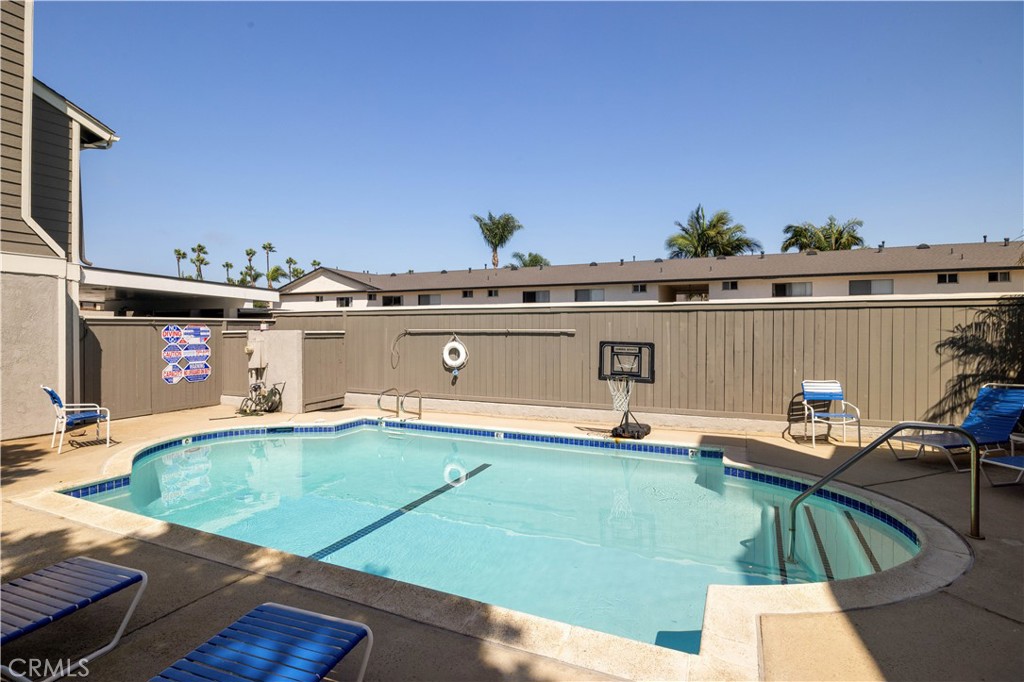 4892 Searidge Cir, Huntington Beach CA 92649 - photo 30