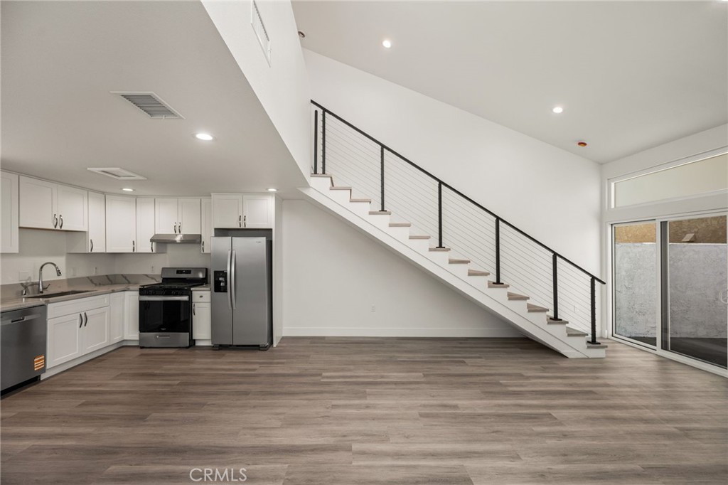 4981 Pearce B, Huntington Beach CA 92649 - photo 6