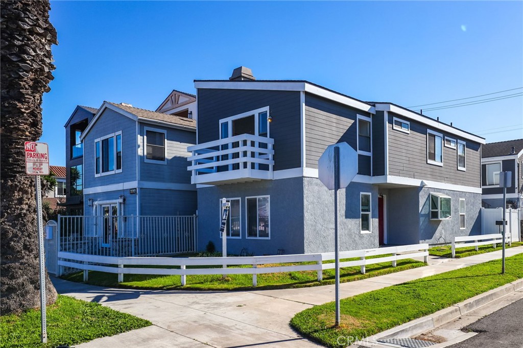 502 12th, Huntington Beach CA 92648 - photo 1