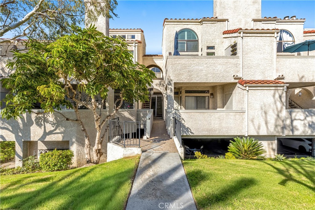 5031 202 Dorado, Huntington Beach CA 92649 - photo 1