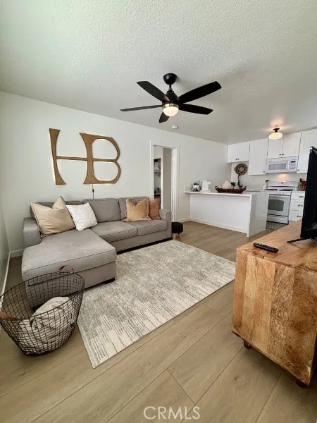 504 12th Street C, Huntington Beach