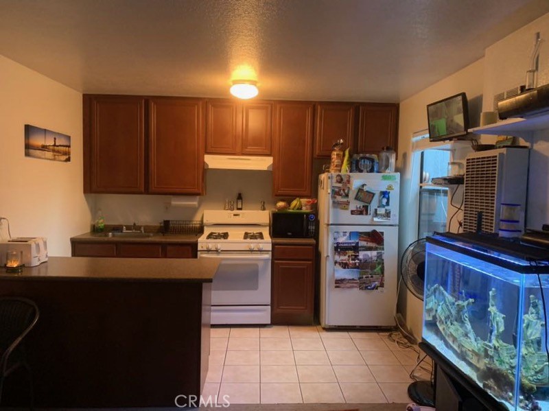 504 12th Street C, Huntington Beach CA 92648 - photo 2