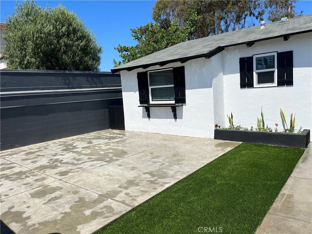 5061 Warner Avenue C, Huntington Beach CA 92649 - photo 2