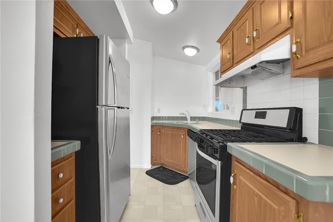 kitchen - 5200 Heil Avenue 28, Huntington Beach CA 92649 - photo 7