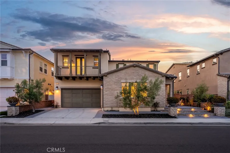 5201 Goldenrod Cir, Huntington Beach, CA 92649