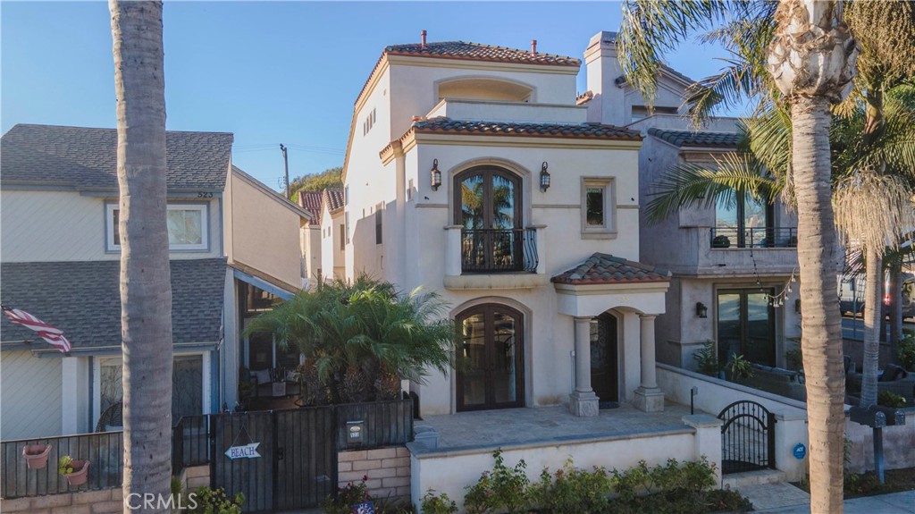 525 15th, Huntington Beach CA 92648 - photo 1