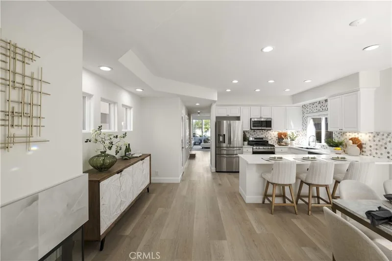 526 12th St, Huntington Beach, CA 92648