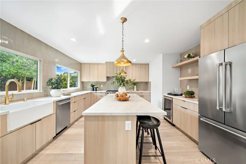 5262 Glenroy Dr, Huntington Beach, CA 92649